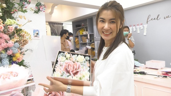 “จ๊ะจ๋า พริมรตา” จัดอันดับดอกไม้ยอดนิยมในวันวาเลนไทน์  (มีคลิป)