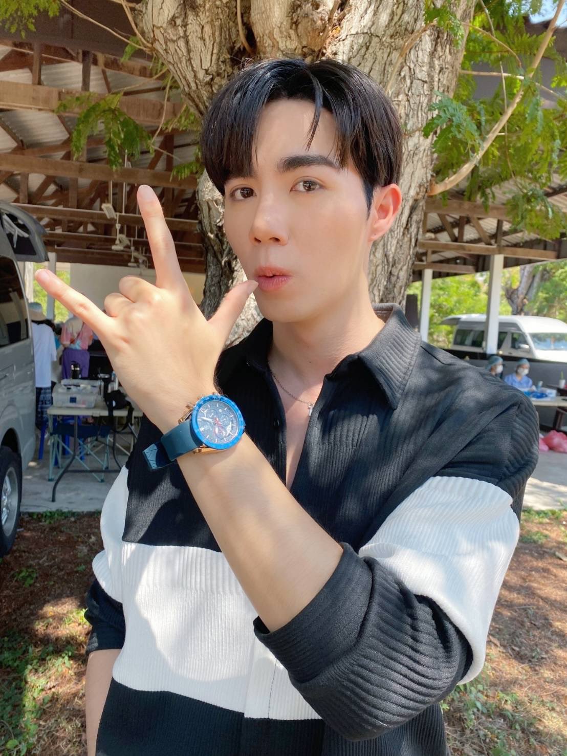 งานเยอะจนฉุดไม่อยู่! ซี พฤกษ์ เปิดกล้องซีรีส์ใหม่ แวะมาขอกำลังใจจากแฟน ๆ งานเยอะจนฉุดไม่อยู่! ซี พฤกษ์ เปิดกล้องซีรีส์ใหม่ แวะมาขอกำลังใจจากแฟน ๆ