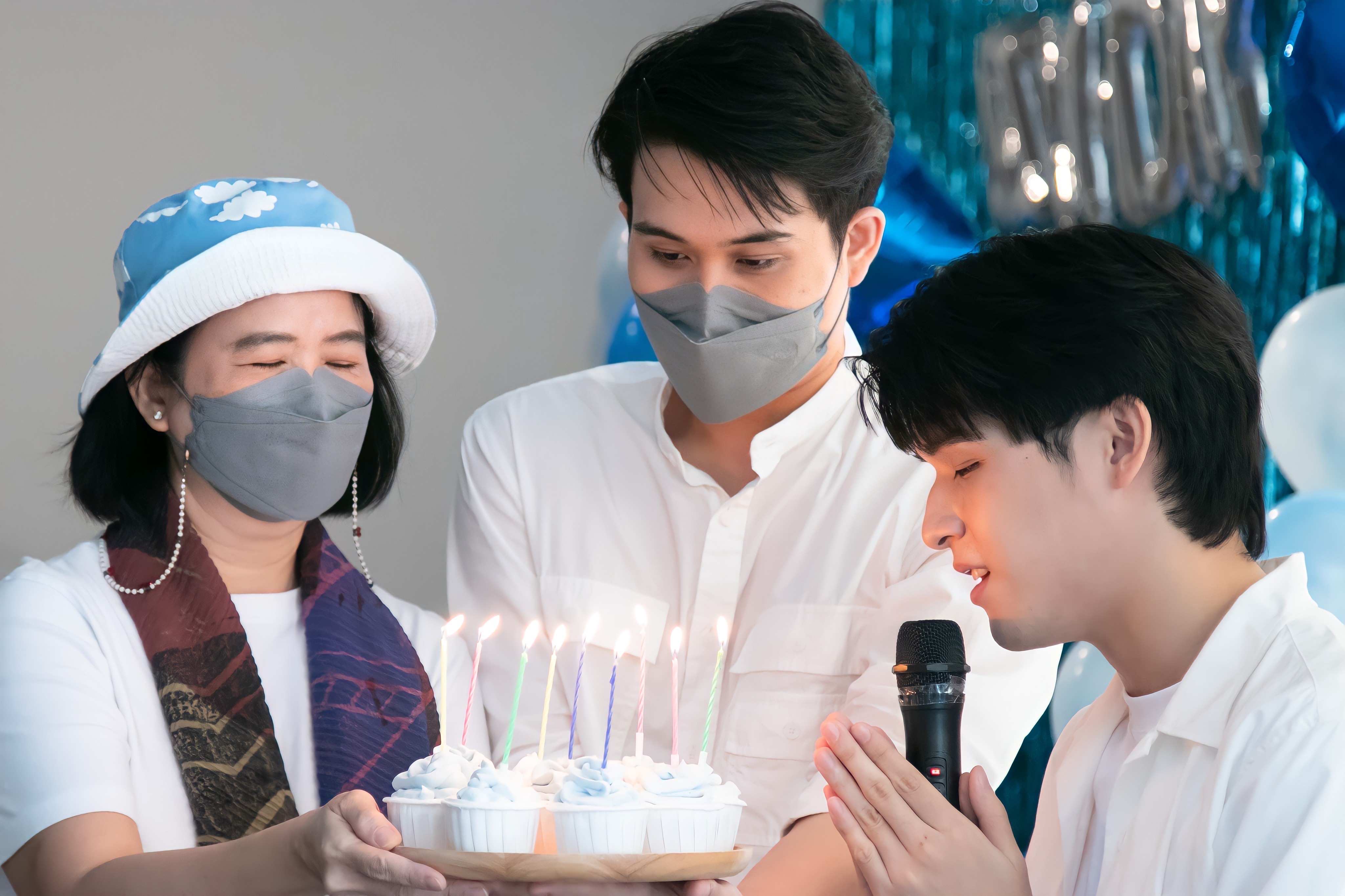 บรรยากาศสุดอบอุ่น สกาย วงศ์รวี ชวนแฟนคลับทำบุญ ฉลองวันเกิดอายุครบ 24 ปี 