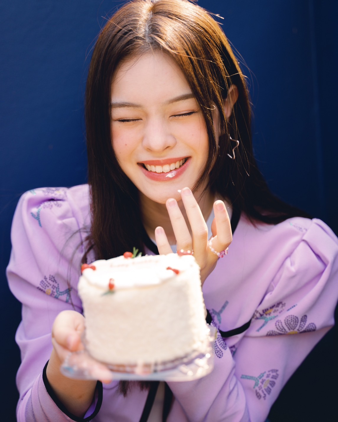 “แอลลี่” ฉลองวันเกิดวัย19 ปี ครอบครัวและแฟนคลับร่วมเซอร์ไพรส์ “แอลลี่” ฉลองวันเกิดวัย19 ปี ครอบครัวและแฟนคลับร่วมเซอร์ไพรส์