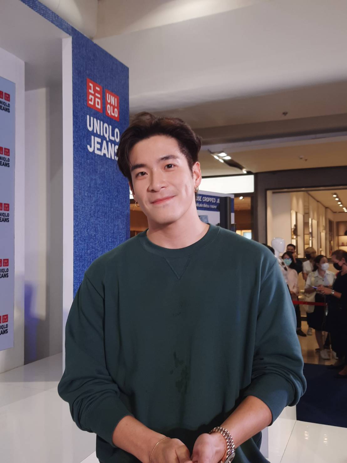 อาเล็ก เขินบอกที่มา สร้อยข้อมือ BL คือ?? รับตื่นเต้น แก๊งคนดีซีซั่นสอง กำลังกลับมาแล้ว... อาเล็ก เขินบอกที่มา สร้อยข้อมือ BL คือ?? รับตื่นเต้น แก๊งคนดีซีซั่นสอง กำลังกลับมาแล้ว...