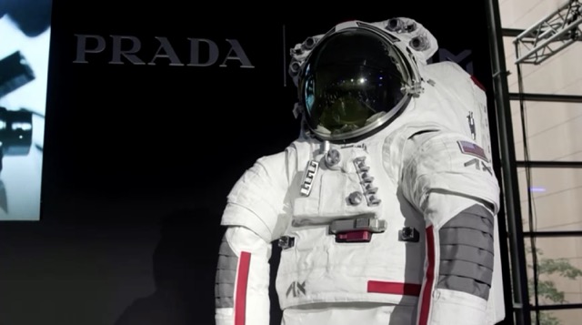 Prada จับมือ Axiom Space เผยโฉมชุดอวกาศชุดใหม่เตรียมไปดวงจันทร์
