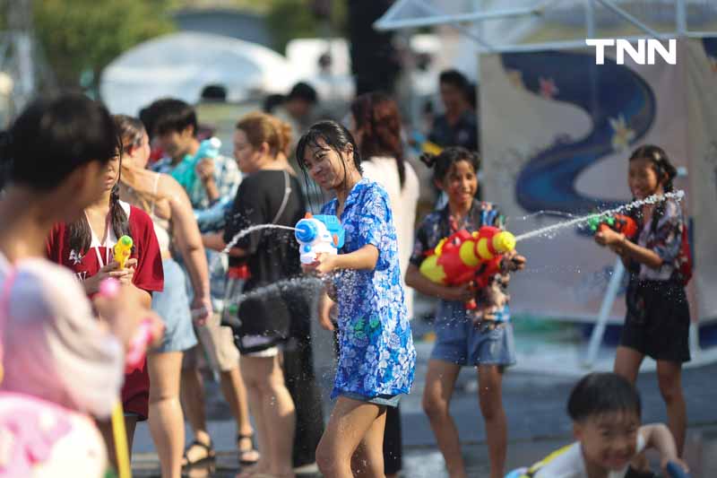 สาดความมัน 2 วันสุดท้าย สงกรานต์ริมเจ้าพระยาที่ไอคอนสยาม สาดความมัน 2 วันสุดท้าย สงกรานต์ริมเจ้าพระยาที่ไอคอนสยาม