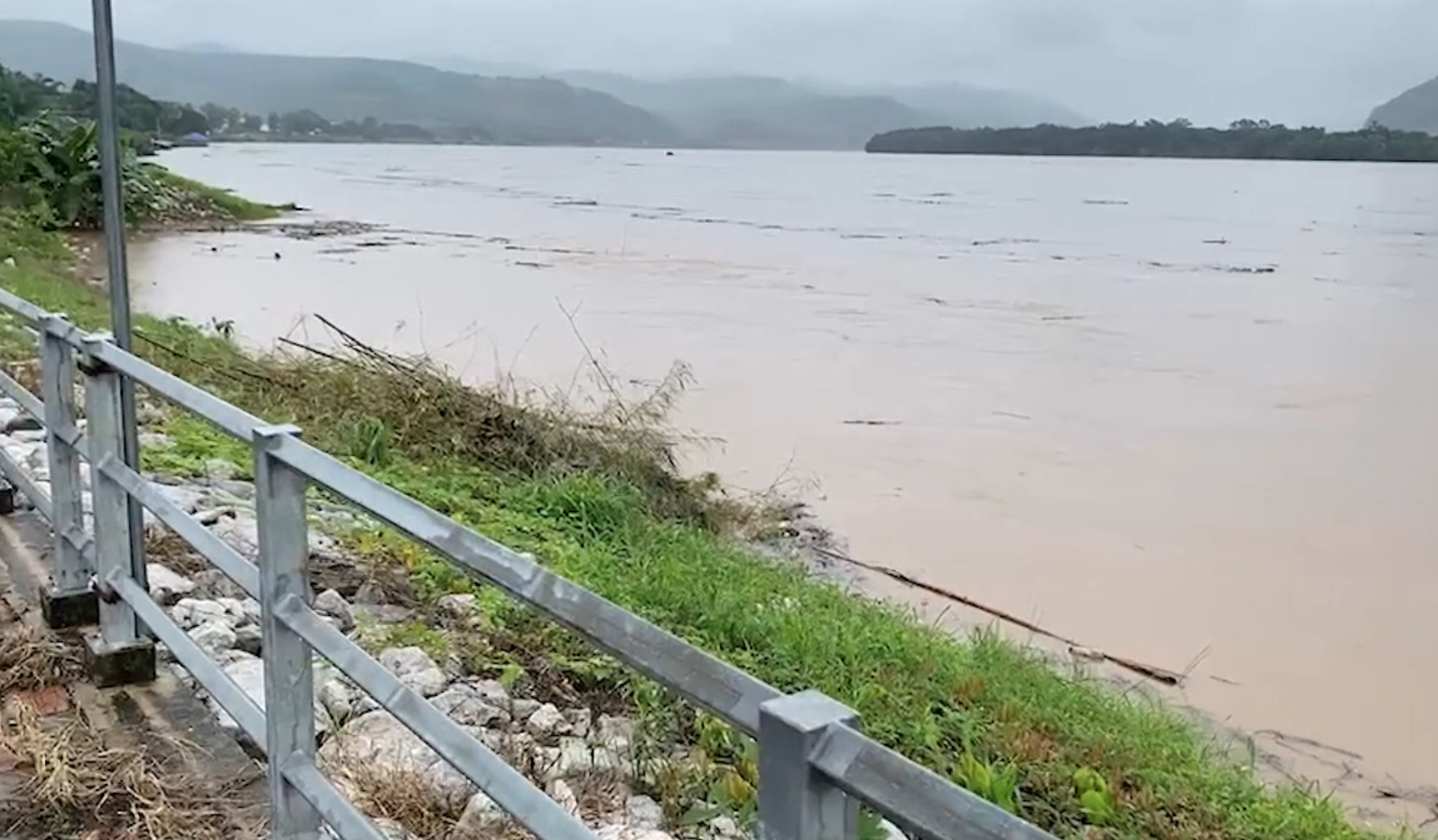 “สถานการณ์แม่น้ำโขงล่าสุด” เลยตือน!น้ำส่อทะลักเชียงคานท่วม 28 หมู่บ้าน “สถานการณ์แม่น้ำโขงล่าสุด” เลยตือน!น้ำส่อทะลักเชียงคานท่วม 28 หมู่บ้าน
