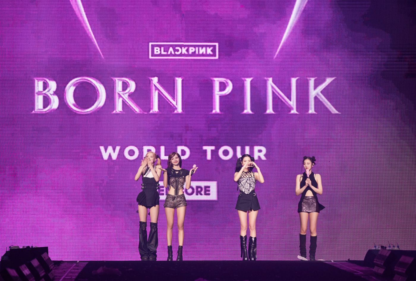 เรียกร้องให้ขอโทษ!! แฟนๆ BLACKPINK จี้สื่อดังฝรั่งเศส แจงพาดหัวข่าววิจารณ์แรง