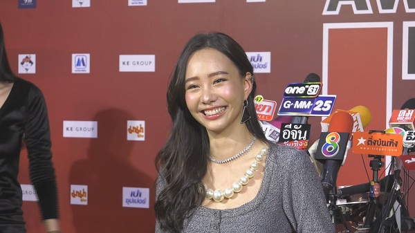 เต้ย จรินทร์พร ยืนยันโสดสนิท/ยินดีมิวมีลูก (มีคลิป) เต้ย จรินทร์พร ยืนยันโสดสนิท/ยินดีมิวมีลูก (มีคลิป)