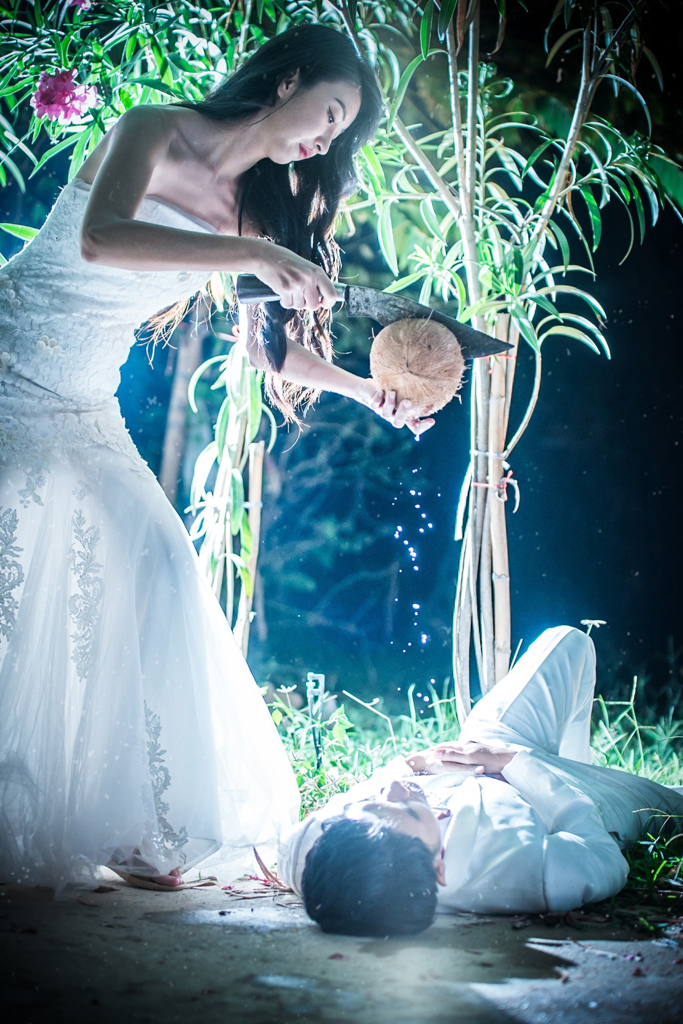 เปิดภาพพรีเวดดิ้งสุดแปลก! บ่าว-สาวถ่ายกันในป่าช้าเก่าธีมรักไม่มีวันตาย เปิดภาพพรีเวดดิ้งสุดแปลก! บ่าว-สาวถ่ายกันในป่าช้าเก่าธีมรักไม่มีวันตาย