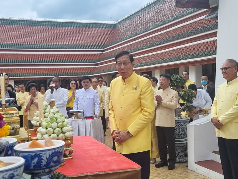 วุฒิสภาทอดผ้าป่าสมทบทุนบูรณะพระเจดีย์ภูเขาทอง ถวายในหลวง วุฒิสภาทอดผ้าป่าสมทบทุนบูรณะพระเจดีย์ภูเขาทอง ถวายในหลวง