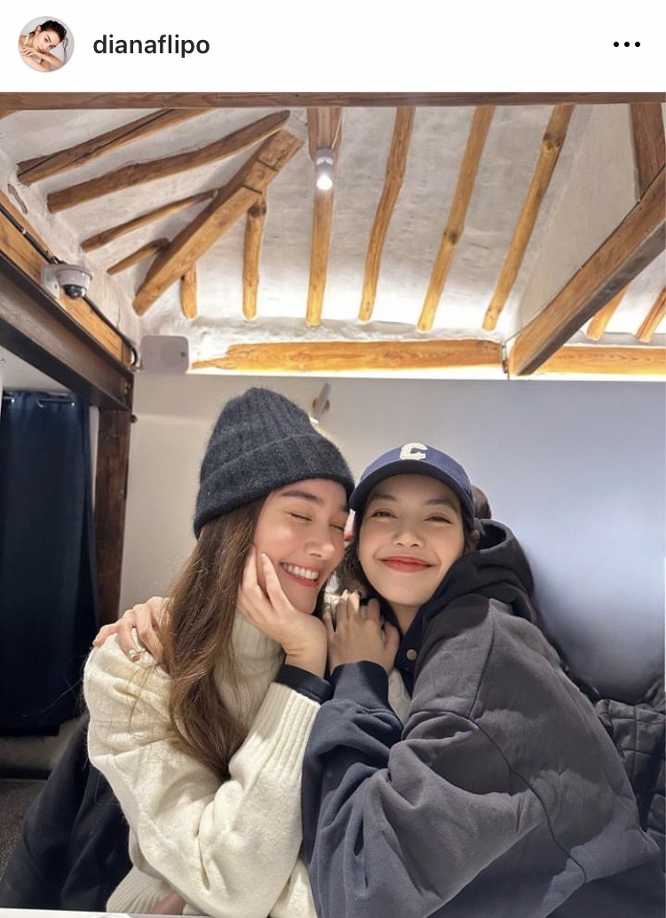 ถูกใจแฟนๆ!! 'ลิซ่า - เดียร์น่า' แชร์โมเมนต์แฮปปี้ พี่น้องคู่ซี้พบหน้าล่าสุด ถูกใจแฟนๆ!! 'ลิซ่า - เดียร์น่า' แชร์โมเมนต์แฮปปี้ พี่น้องคู่ซี้พบหน้าล่าสุด