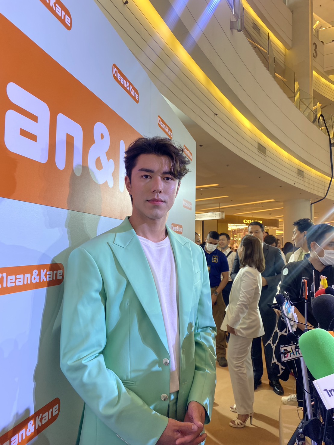 “นาย ณภัทร ” ไม่เครียดดราม่า “แม่หมู” โปรโมทละคร ยิ้มควงใบเฟิร์น ออกกำลังกายสุดหวาน