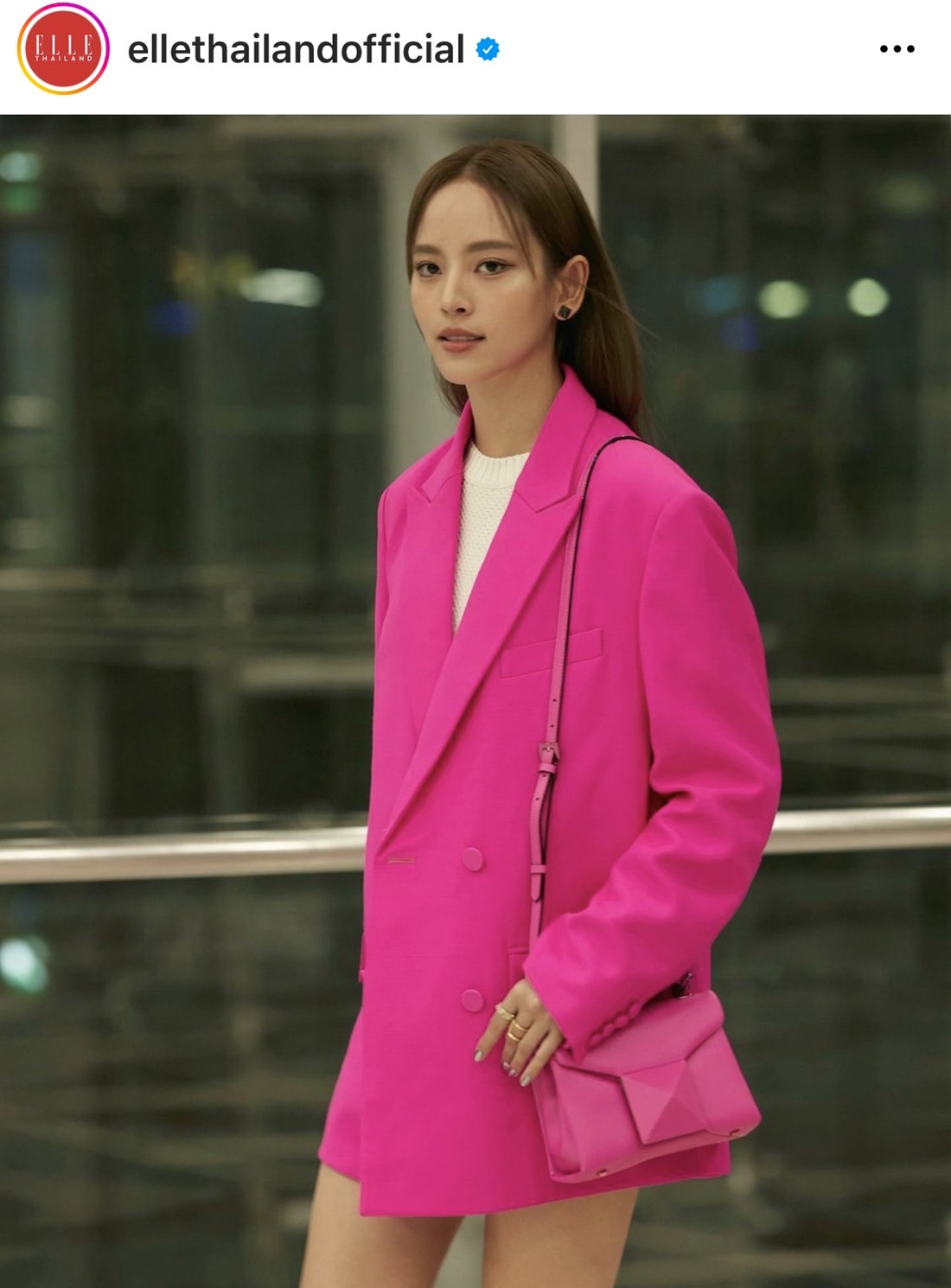 เปิดลุคสนามบิน ณิชา ลัดฟ้าชมแฟชั่นโชว์ที่ ปารีส