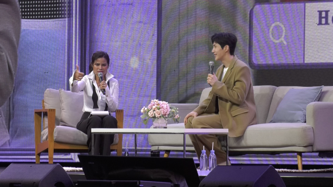 'หัวหน้าฮง' ฟีเวอร์อีกครั้ง!! ประมวลภาพสนุกซึ้ง ‘คิมซอนโฮ’ จัดแฟนมีตครั้งแรกในไทย 'หัวหน้าฮง' ฟีเวอร์อีกครั้ง!! ประมวลภาพสนุกซึ้ง ‘คิมซอนโฮ’ จัดแฟนมีตครั้งแรกในไทย