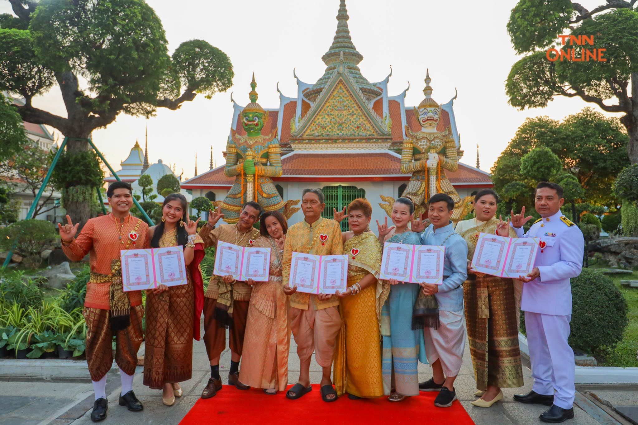 “อรุณ..รัก” คู่รักร่วมจดทะเบียนสมรสวันวาเลนไทน์ “อรุณ..รัก” คู่รักร่วมจดทะเบียนสมรสวันวาเลนไทน์