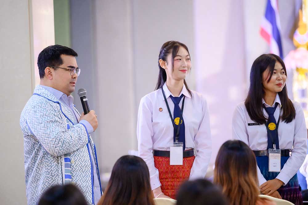 มท. เดินหน้าโค้ชชิ่ง สร้างการรับรู้และเผยแพร่พระอัจฉริยภาพ ยกระดับและพัฒนามรดกภูมิปัญญาผ้าและหัตถกรรมไทย มท. เดินหน้าโค้ชชิ่ง สร้างการรับรู้และเผยแพร่พระอัจฉริยภาพ ยกระดับและพัฒนามรดกภูมิปัญญาผ้าและหัตถกรรมไทย