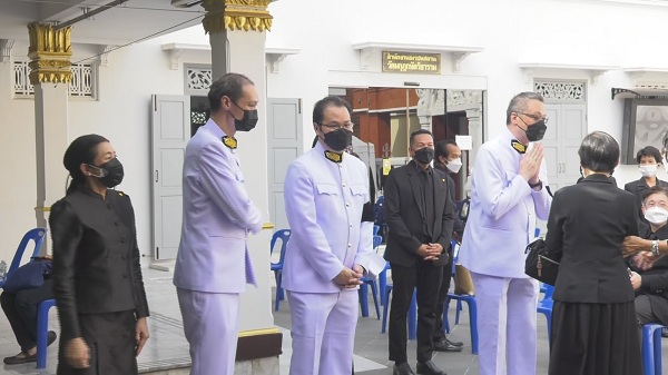 คนบันเทิงและลูกศิษย์ ร่วมส่ง คุณทมยันตี ครั้งสุดท้าย  (มีคลิป)
