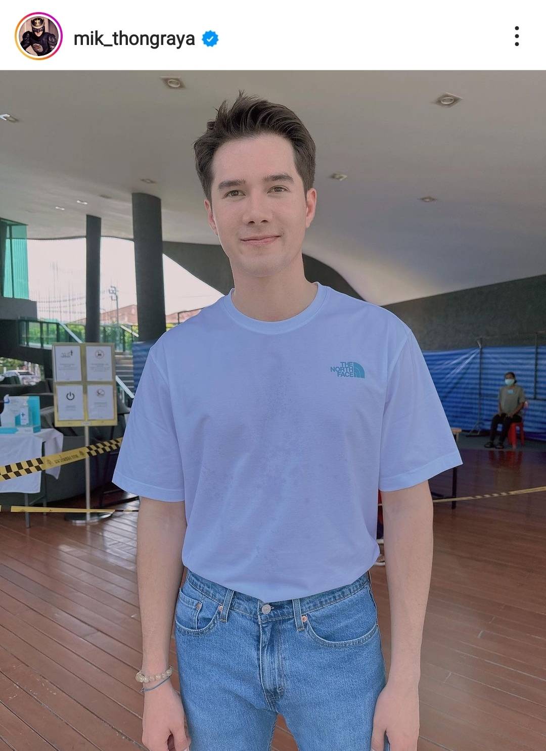 โตโน่ ภาคิน-เก้า จิรายุ ไม่พลาด เข้าคูหาใช้สิทธิลงคะแนนเลือกตั้ง โตโน่ ภาคิน-เก้า จิรายุ ไม่พลาด เข้าคูหาใช้สิทธิลงคะแนนเลือกตั้ง