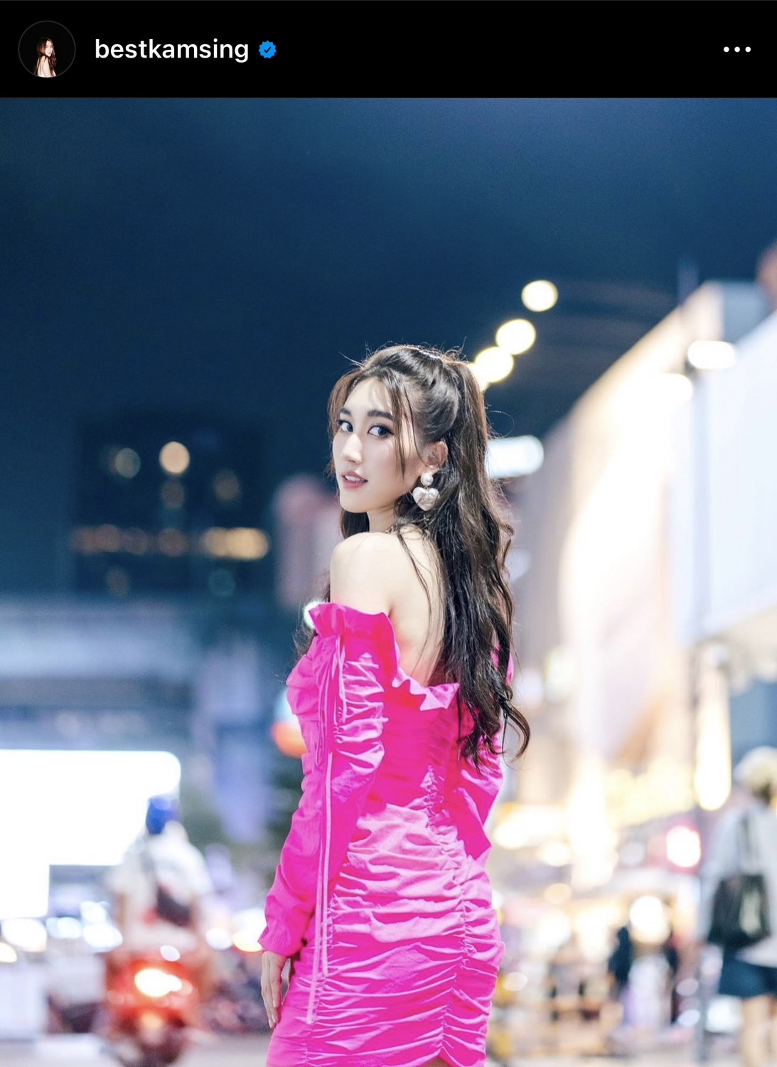 โสดแล้วปัง! แฟนๆ ร่วมฉลอง เบสท์ รักษ์วนีย์ ยอดฟอลครบ 1.6 ล้าน โสดแล้วปัง! แฟนๆ ร่วมฉลอง เบสท์ รักษ์วนีย์ ยอดฟอลครบ 1.6 ล้าน