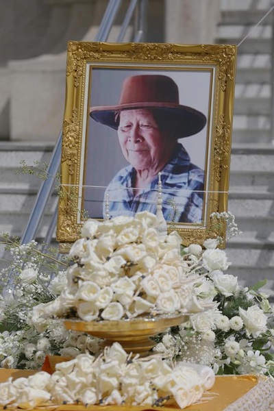 จูบลาสุดท้าย เป็ด เชิญยิ้ม สุดทรมานหัวใจ ขอส่งพ่อไปอยู่กับแม่บนฟ้า