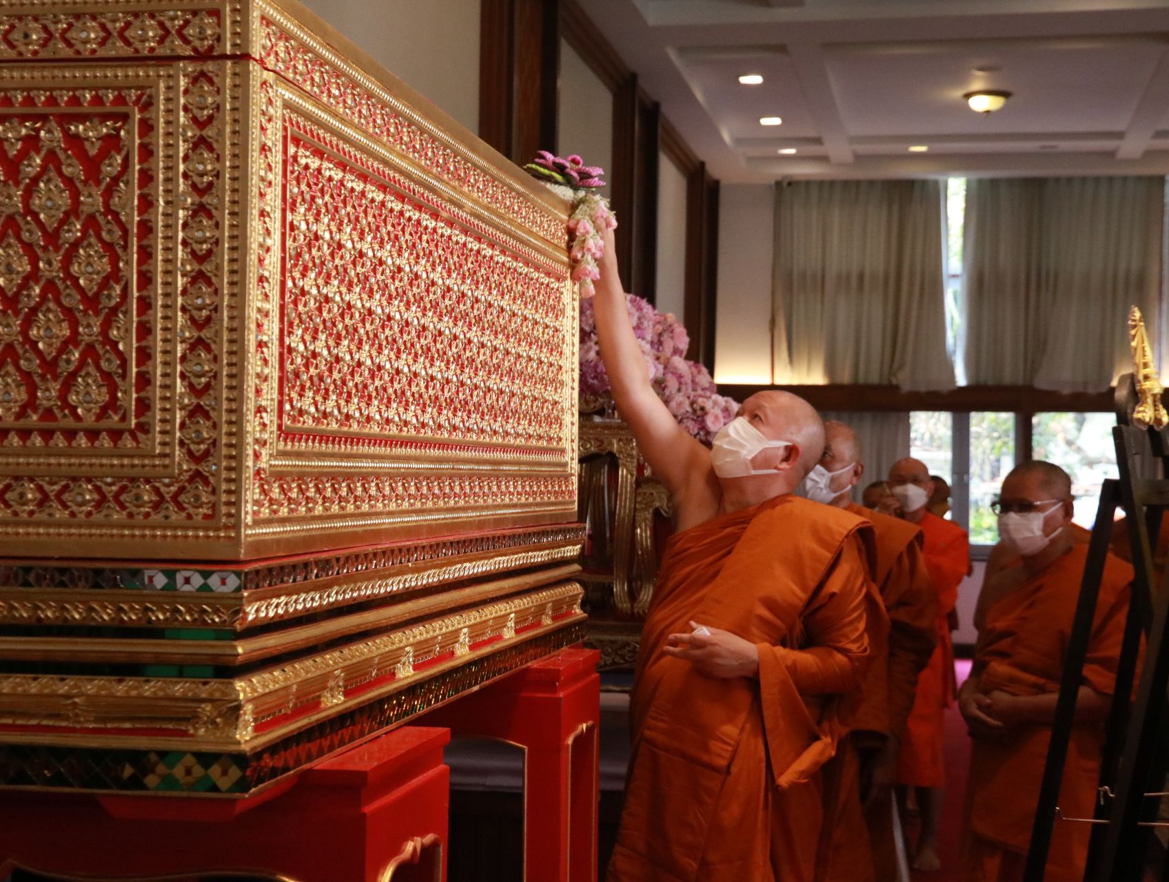 พิธีเคลื่อนร่าง สรพงศ์ ชาตรี เปิดใจ ดวงเดือน เผยคำพูดสุดท้ายถึงคู่ชีวิต