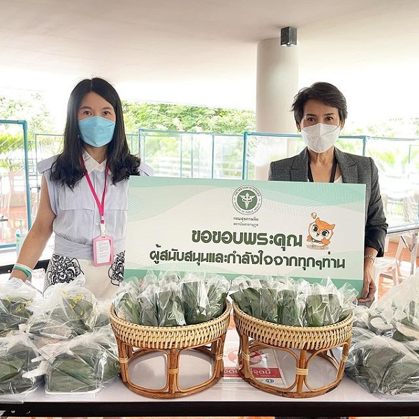 “ปู ปริศนา” เผยความรู้สึกหลังเป็นจิตอาสาช่วยเหลือผู้พิการทางสายตาได้รับวัคซีน (มีคลิป) “ปู ปริศนา” เผยความรู้สึกหลังเป็นจิตอาสาช่วยเหลือผู้พิการทางสายตาได้รับวัคซีน (มีคลิป)