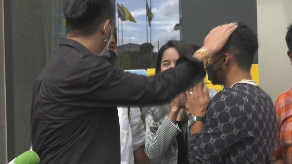 จับมือเดินหน้า “บอล – โชค” ทำงานส่วนที่เหลือให้ดีที่สุด  (มีคลิป)