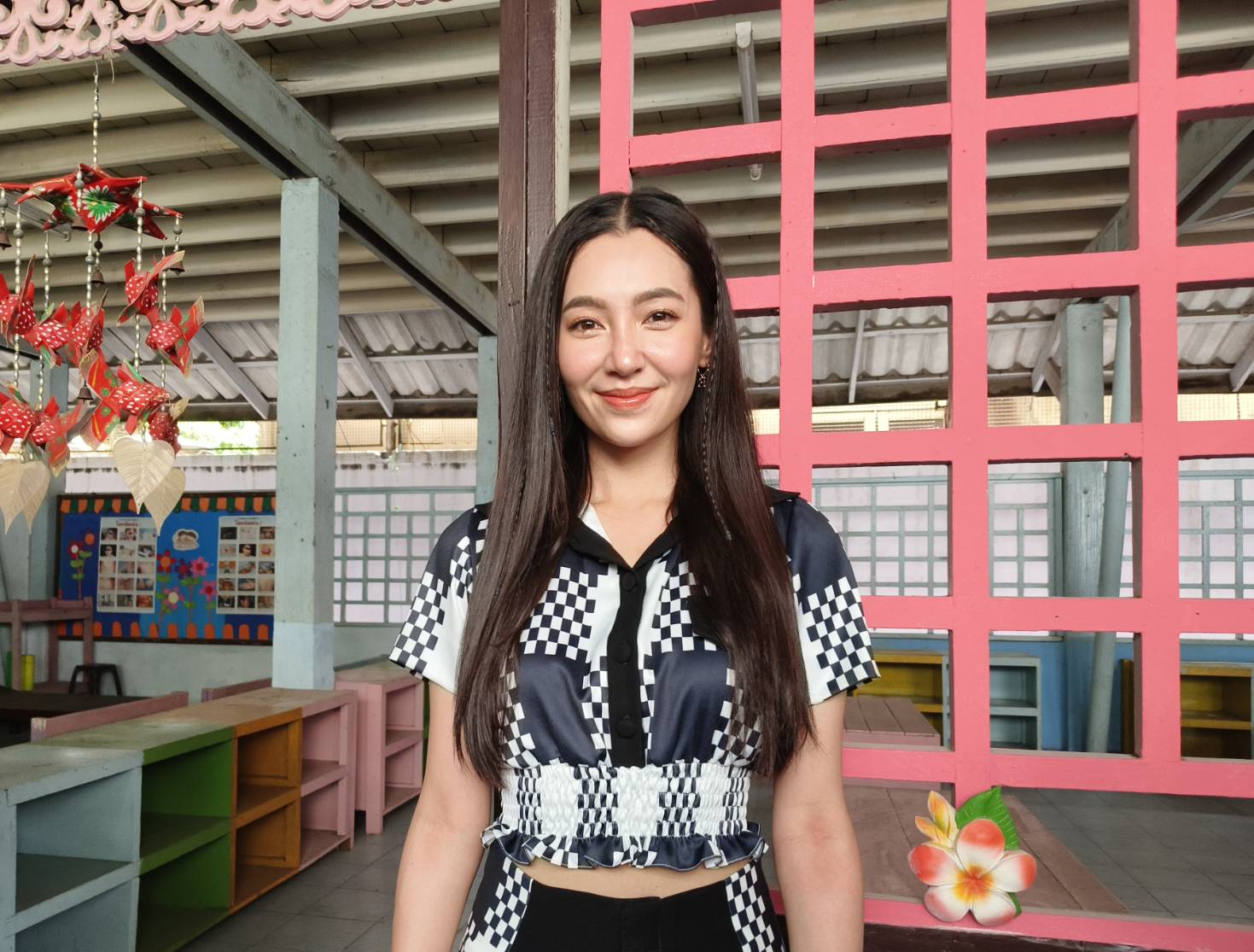 เบลล่า ราณี เข้าคูหาใช้สิทธิเลือกตั้ง ดีใจเห็นทุกคนตื่นตัวกับการเลือกตั้งครั้งนี้ เบลล่า ราณี เข้าคูหาใช้สิทธิเลือกตั้ง ดีใจเห็นทุกคนตื่นตัวกับการเลือกตั้งครั้งนี้