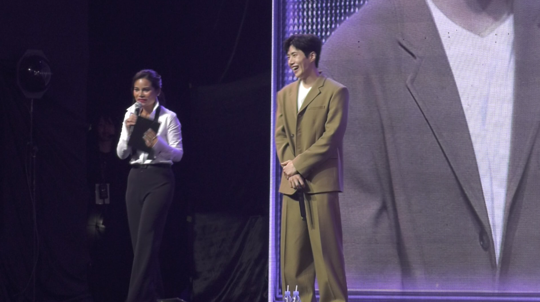 'หัวหน้าฮง' ฟีเวอร์อีกครั้ง!! ประมวลภาพสนุกซึ้ง ‘คิมซอนโฮ’ จัดแฟนมีตครั้งแรกในไทย 'หัวหน้าฮง' ฟีเวอร์อีกครั้ง!! ประมวลภาพสนุกซึ้ง ‘คิมซอนโฮ’ จัดแฟนมีตครั้งแรกในไทย