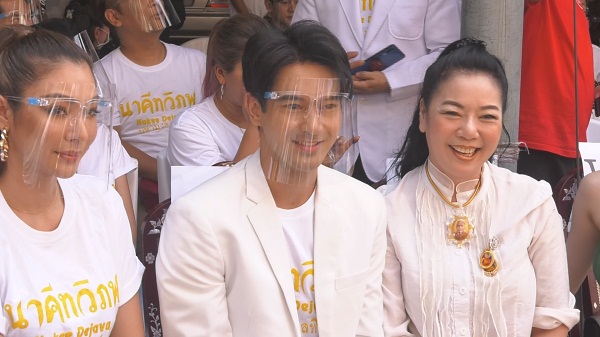 วิวาห์ล่ม อ๊อฟ ชนะพล ปิดฉากรัก 10 ปี ลูกพีช ศศิยา (มีคลิป) วิวาห์ล่ม อ๊อฟ ชนะพล ปิดฉากรัก 10 ปี ลูกพีช ศศิยา (มีคลิป)
