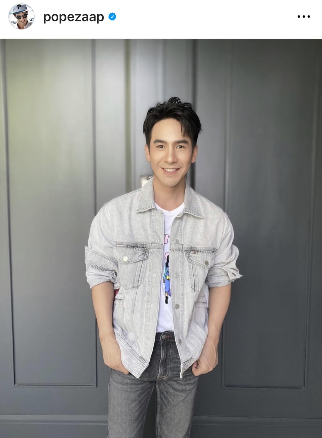 โป๊ป ธนวรรธน์ มอบเงินบริจาคให้กับมูลนิธิรามาธิบดีฯ จำนวน 500,000 บาท โป๊ป ธนวรรธน์ มอบเงินบริจาคให้กับมูลนิธิรามาธิบดีฯ จำนวน 500,000 บาท