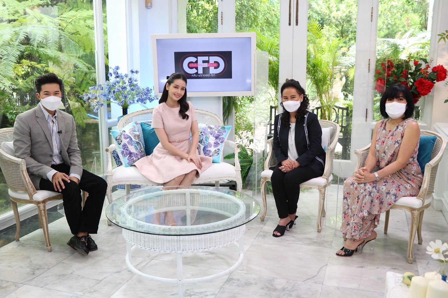 เปิดทุกมุมความรัก ของ โม อมีนา มีทั้งหวาน และ ขม เปิดทุกมุมความรัก ของ โม อมีนา มีทั้งหวาน และ ขม