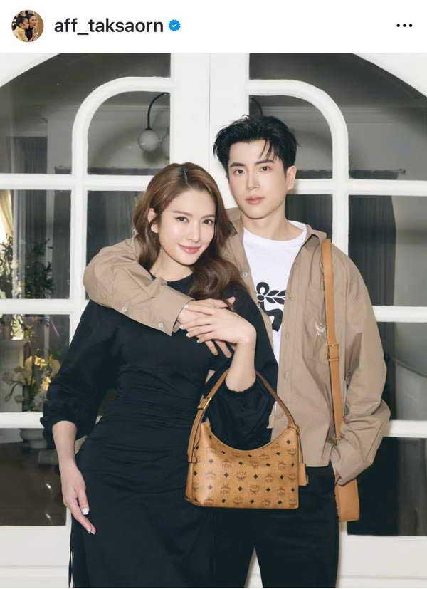 แอฟ ทักษอร ควง นนกุล ร่วมเคาท์ดาวน์ ปีใหม่ 2568 กับครอบครัวสุดอบอุ่น แอฟ ทักษอร ควง นนกุล ร่วมเคาท์ดาวน์ ปีใหม่ 2568 กับครอบครัวสุดอบอุ่น