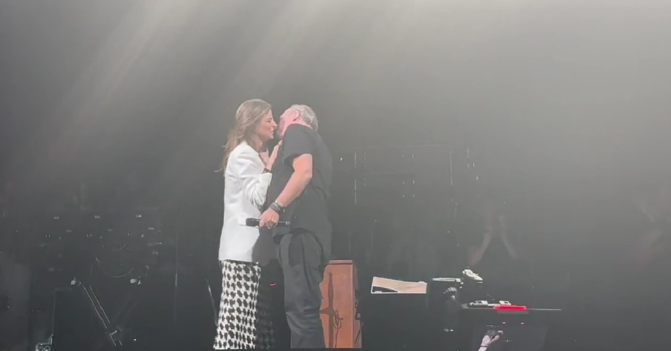  Hans Zimmer นักประพันธ์เพลงชื่อดังขอหวานใจแต่งงานกลางคอนเสิร์ต (มีคลิป)