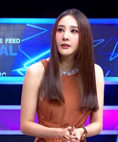 พึ่งสิ่งศักดิ์สิทธิ์! กลุ่มเพื่อนจุดธูปขอขมาให้พบ แตงโม นิดา