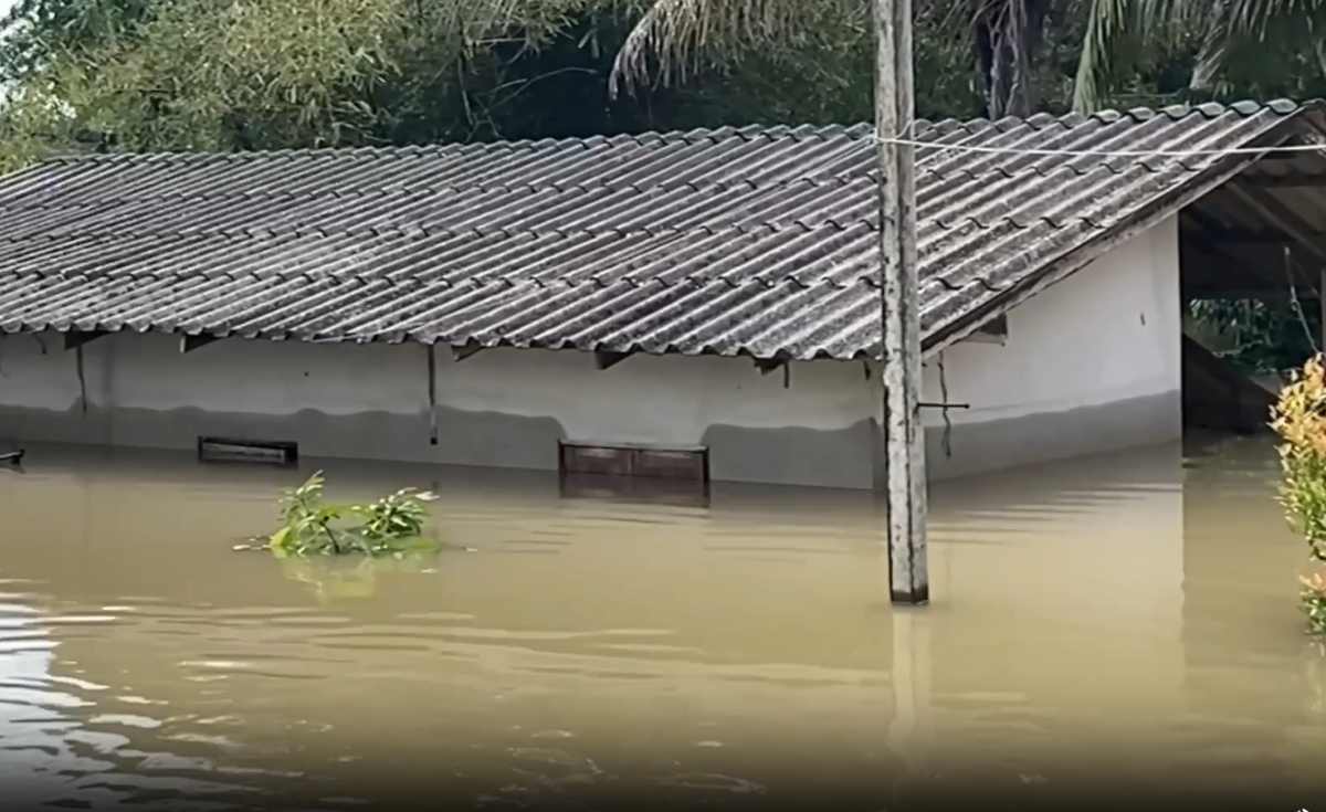 นครศรีฯ พื้นที่รับน้ำยังอ่วม - สุราษฎร์ฯ อ.พุนพิน ยังท่วมสูง 