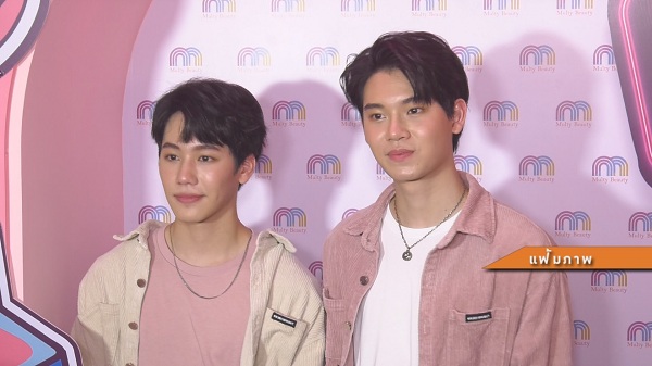 แฟนๆ ร่วมยินดีบัณฑิตป้ายแดงเกียรตินิยมอันดับหนึ่ง “หยิ่น อานันท์”  (มีคลิป) 