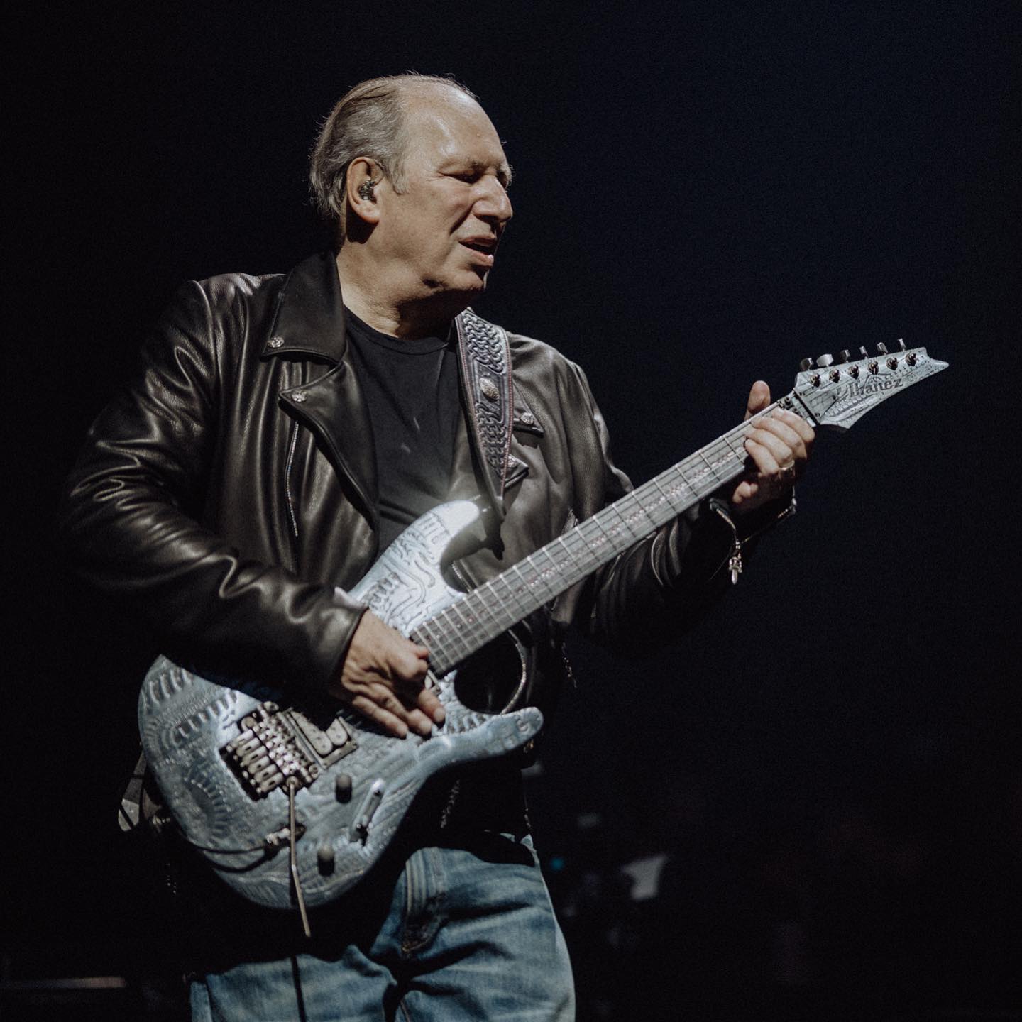  Hans Zimmer นักประพันธ์เพลงชื่อดังขอหวานใจแต่งงานกลางคอนเสิร์ต (มีคลิป)