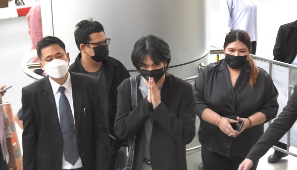 ไม่รู้เรื่องอดีตแฟนท้อง “บิว จักรพันธ์” ยืนยันไม่ได้ทำร้ายร่างกาย   (มีคลิป)