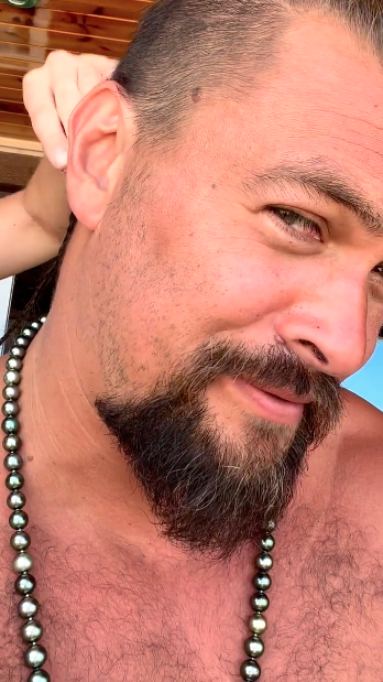 ทำไม 'เจสัน โมโมอา’ แห่ง Aquaman กล้อนผมยาวอันเป็นเครื่องหมายการค้า?!! (มีคลิป) ทำไม 'เจสัน โมโมอา’ แห่ง Aquaman กล้อนผมยาวอันเป็นเครื่องหมายการค้า?!! (มีคลิป)