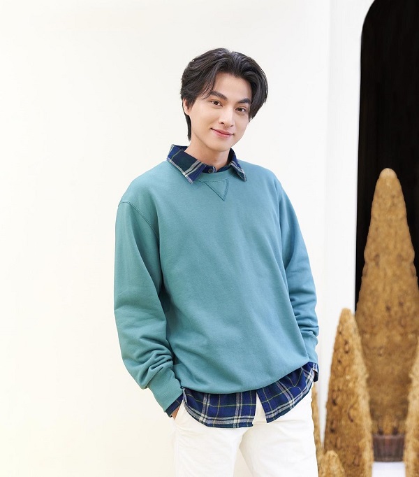 “กลัฟ คณาวุฒิ” บริจาคเงิน 1 แสนบาท ให้กับสามมูลนิธิ (มีคลิป)         