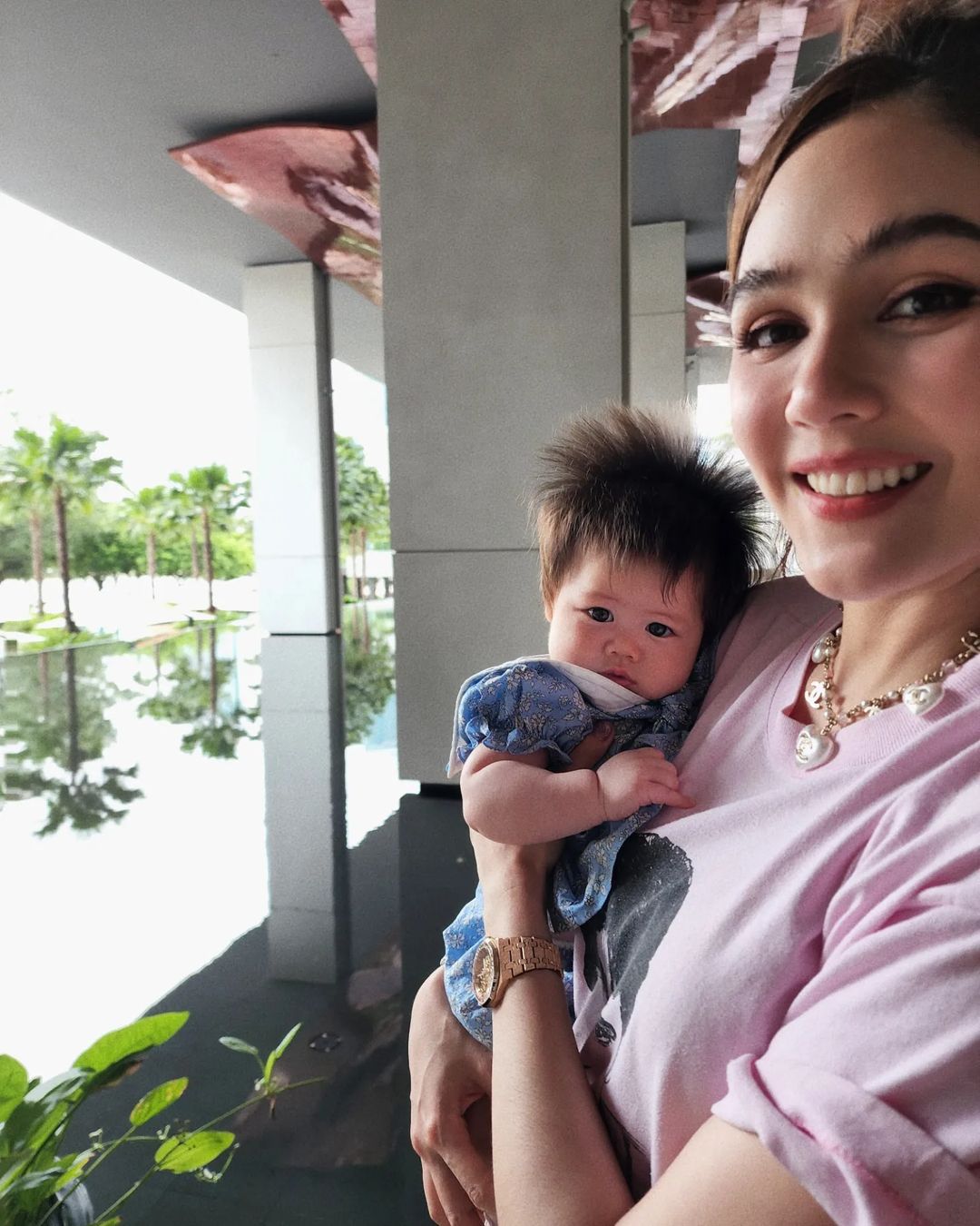 ่เจ้าแม่แฟชั่น “ชมพู่ อารยา” เตรียมห่างลูกนาน 7 วันลุยงานที่ปารีส (มีคลิป)