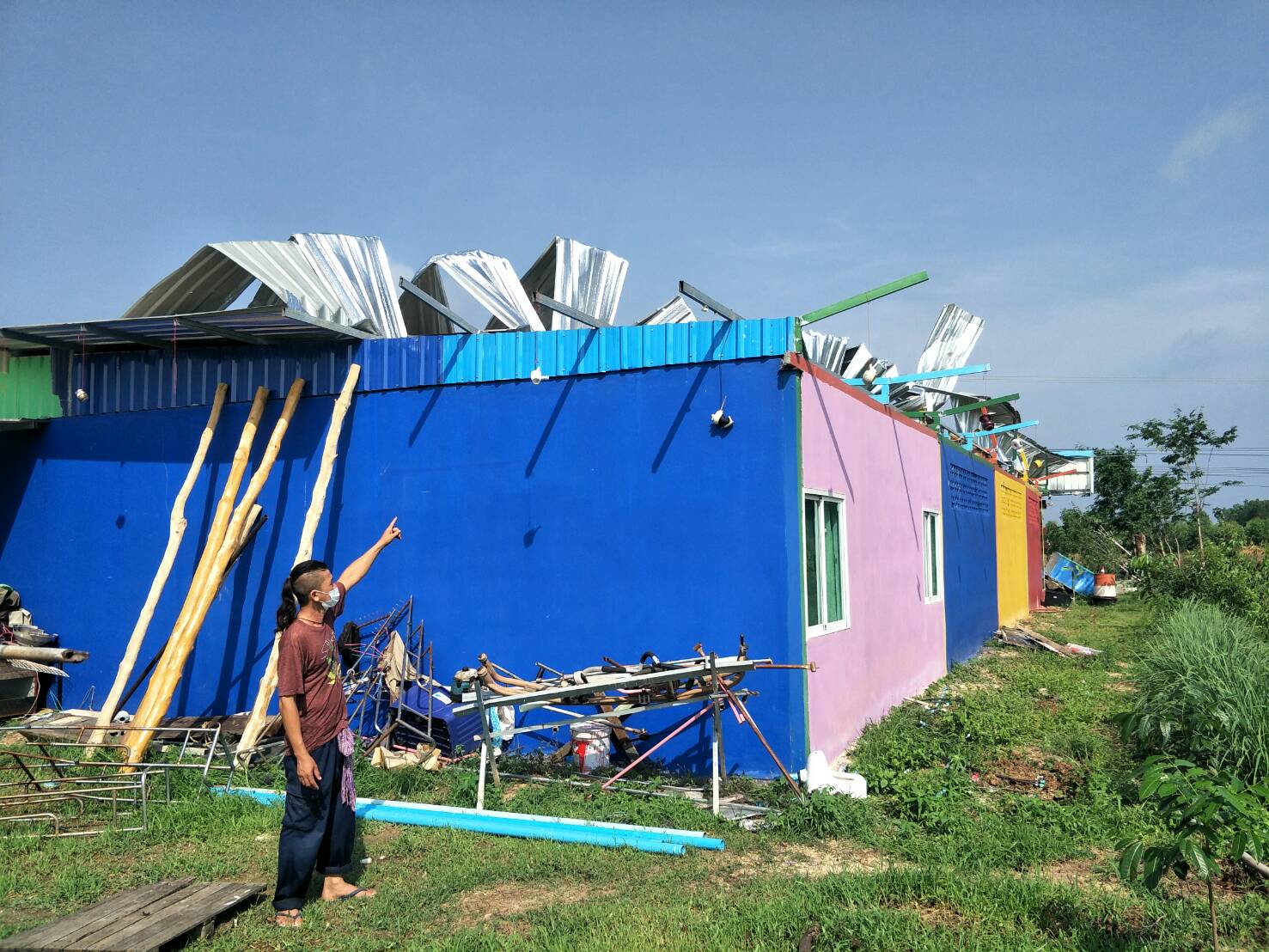 พายุฤดูร้อน! พัดถล่มสระแก้ว บ้านเรือน ร้านค้าเสียหายยับ