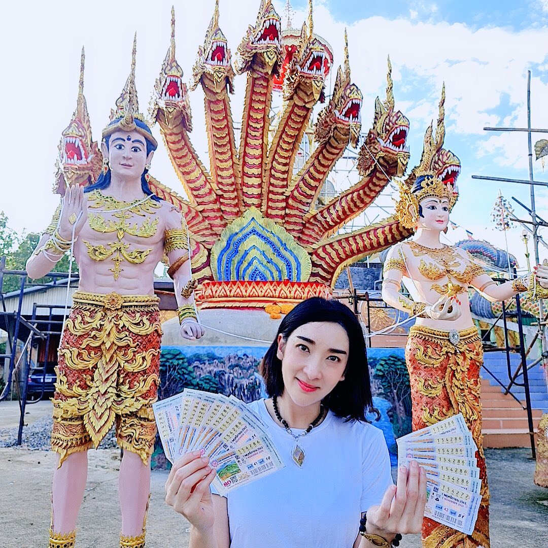 เฟี้ยว์ฟ้าว สุดสวิงริงโก้ แจงไม่ได้เพิ่งถูกลอตเตอรี่ตอนสร้างพระ แต่ถูกมาก่อนหน้านั้นแล้ว เฟี้ยว์ฟ้าว สุดสวิงริงโก้ แจงไม่ได้เพิ่งถูกลอตเตอรี่ตอนสร้างพระ แต่ถูกมาก่อนหน้านั้นแล้ว