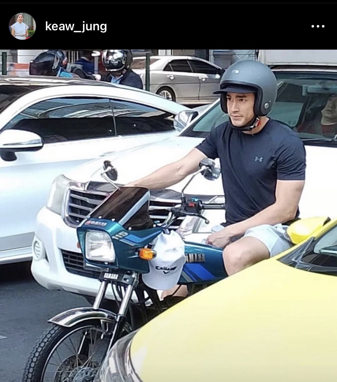 แม่แก้ว โพสต์ถึง ณเดชณ์ หลังขับรถคันเก่าติดไฟแดงแบบนี้?