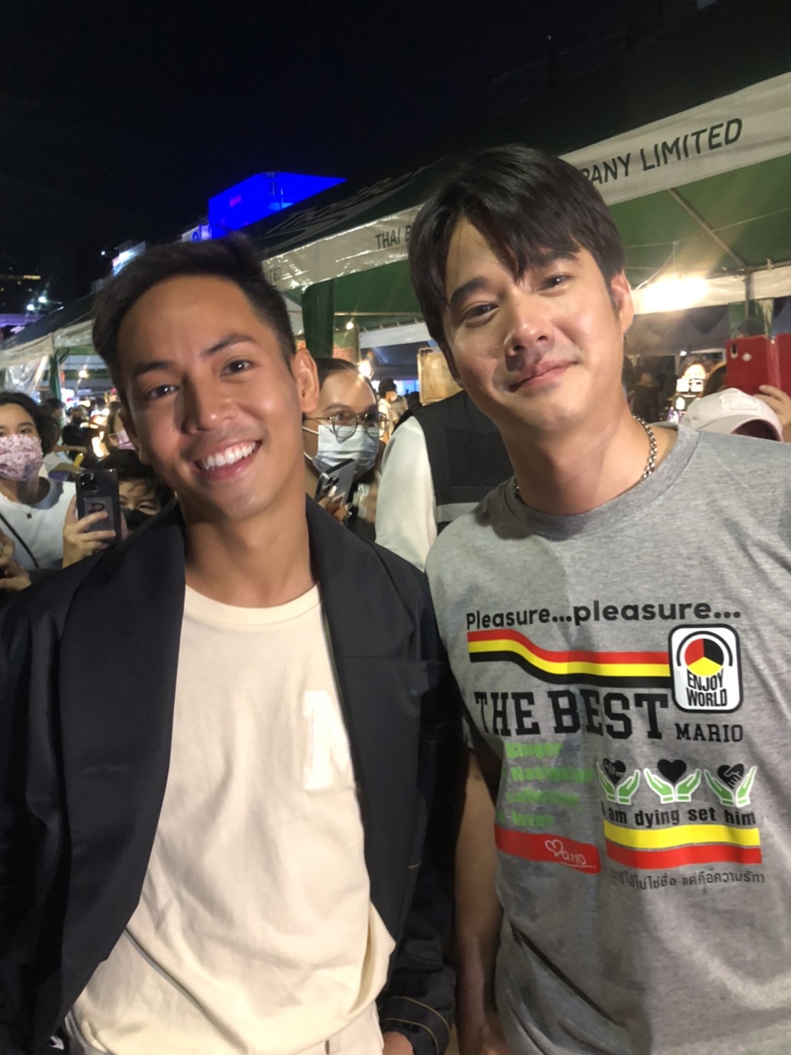 สยามแตก! “มาริโอ้ - พิช” ร่วมชม “รักแห่งสยาม” ฉายอีกครั้งในรอบ 15 ปี สยามแตก! “มาริโอ้ - พิช” ร่วมชม “รักแห่งสยาม” ฉายอีกครั้งในรอบ 15 ปี