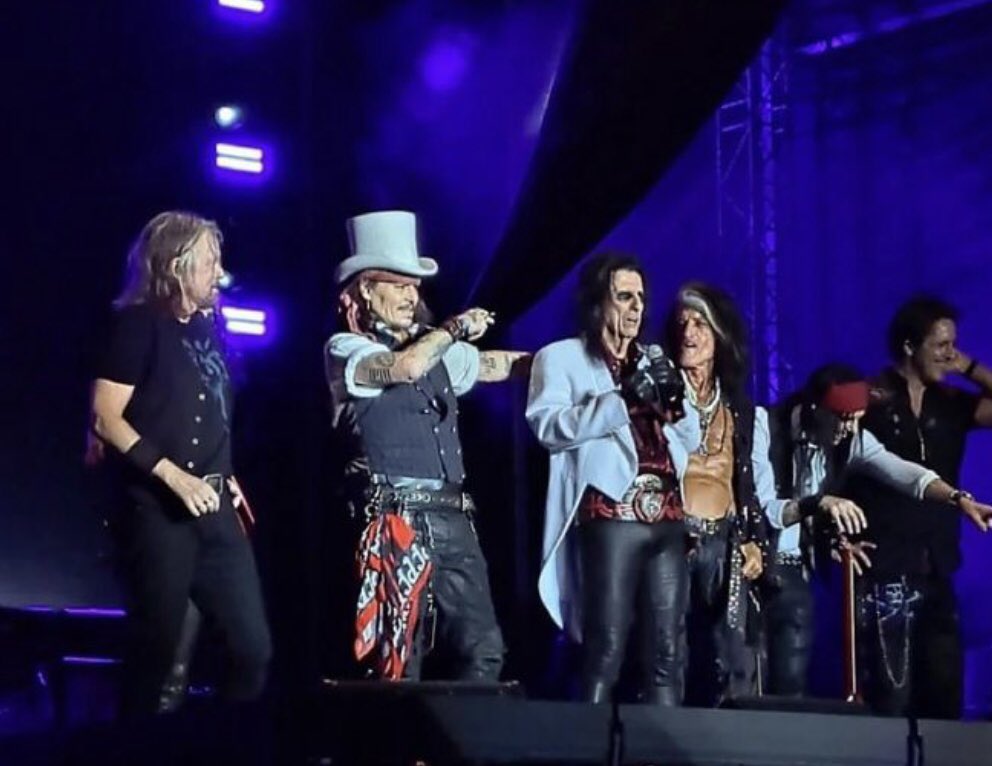 “Johnny Depp” สุดปลื้มแฟนคลับ 4 หมื่นคนร้องเพลงอวยพรวันเกิด 60 ปี (มีคลิป) “Johnny Depp” สุดปลื้มแฟนคลับ 4 หมื่นคนร้องเพลงอวยพรวันเกิด 60 ปี (มีคลิป)