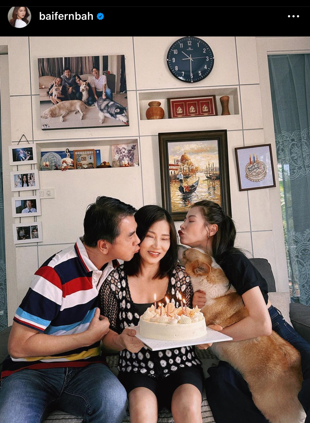 สุดน่ารัก ใบเฟิร์น พิมพ์ชนก มอบเค้กก้อนโตพร้อมอวยพรวันเกิดคุณแม่ สุดน่ารัก ใบเฟิร์น พิมพ์ชนก มอบเค้กก้อนโตพร้อมอวยพรวันเกิดคุณแม่