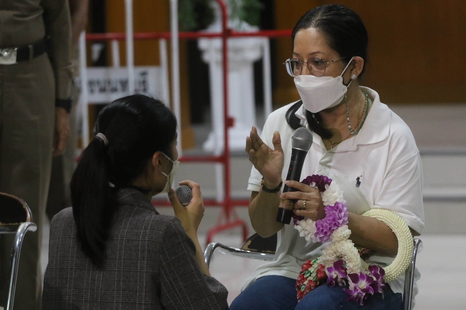 แม่แตงโม นำใบมรณบัตรและกรมธรรม์ประกันอุบัติเหตุ 1 ล้านบาท ส่งให้ลูก กระติก