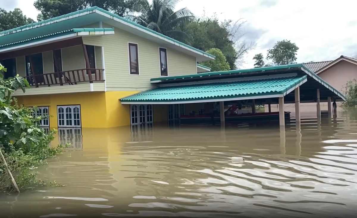 นครศรีฯ พื้นที่รับน้ำยังอ่วม - สุราษฎร์ฯ อ.พุนพิน ยังท่วมสูง 