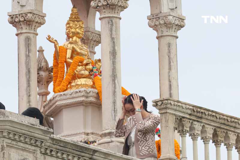 นายกฯ สักการะสิ่งศักดิ์สิทธิ์ ประจำทำเนียบ ก่อนลงพื้นที่เชียงรายช่วยน้ำท่วม นายกฯ สักการะสิ่งศักดิ์สิทธิ์ ประจำทำเนียบ ก่อนลงพื้นที่เชียงรายช่วยน้ำท่วม