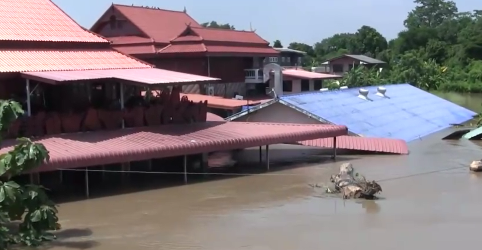 สระบุรีอ่วม! บ้านริมแม่น้ำป่าสักจมบาดาล ถูกน้ำท่วมเกือบมิดหลังคา